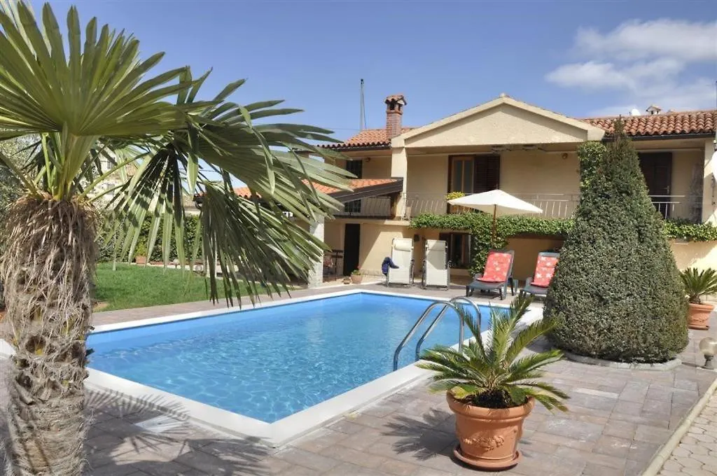 Villa Maria Di Torre With Private Pool Near Porec 4 Km From The Sea Tar-Vabriga Holiday home